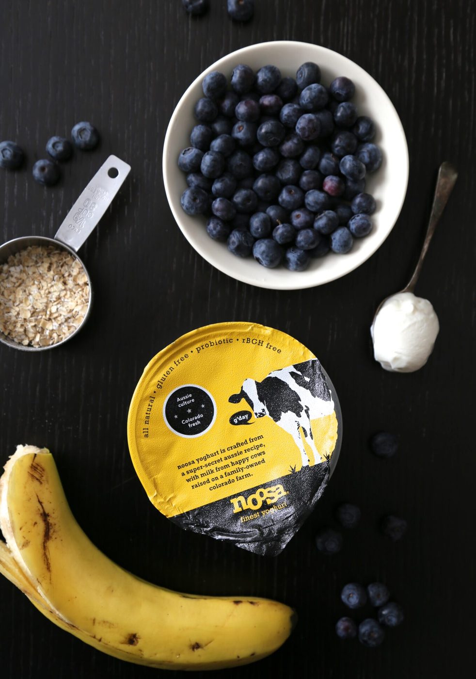 blueberry lemon oat smoothie with blueberry streusel topping