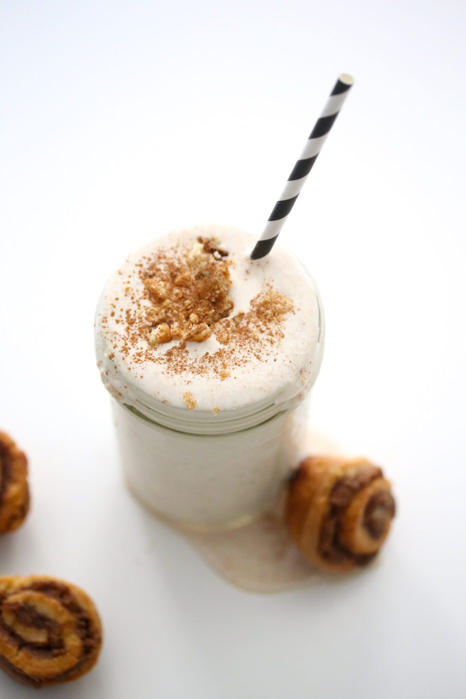 Five minute cinnamon roll milkshake