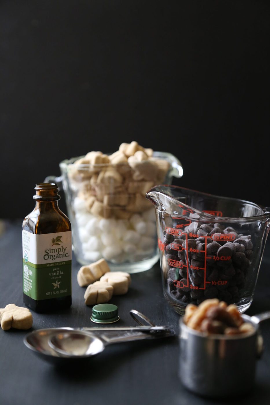 simple five minute fudge with gingerbread marshmallows & caramel sauce