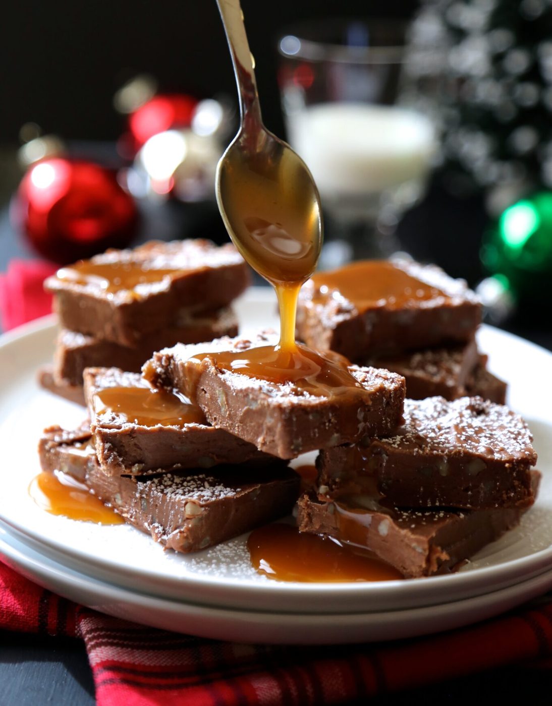 simple five minute fudge with gingerbread marshmallows & caramel sauce