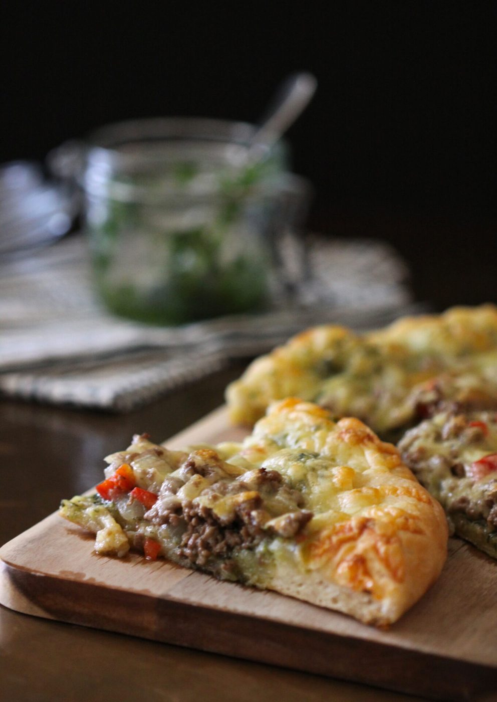 Foodie fridays: ground lamb pizza, finished with mint pesto