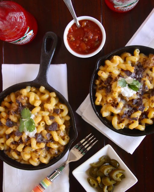 Foodie fridays: individual mexican mac & cheese skillets
