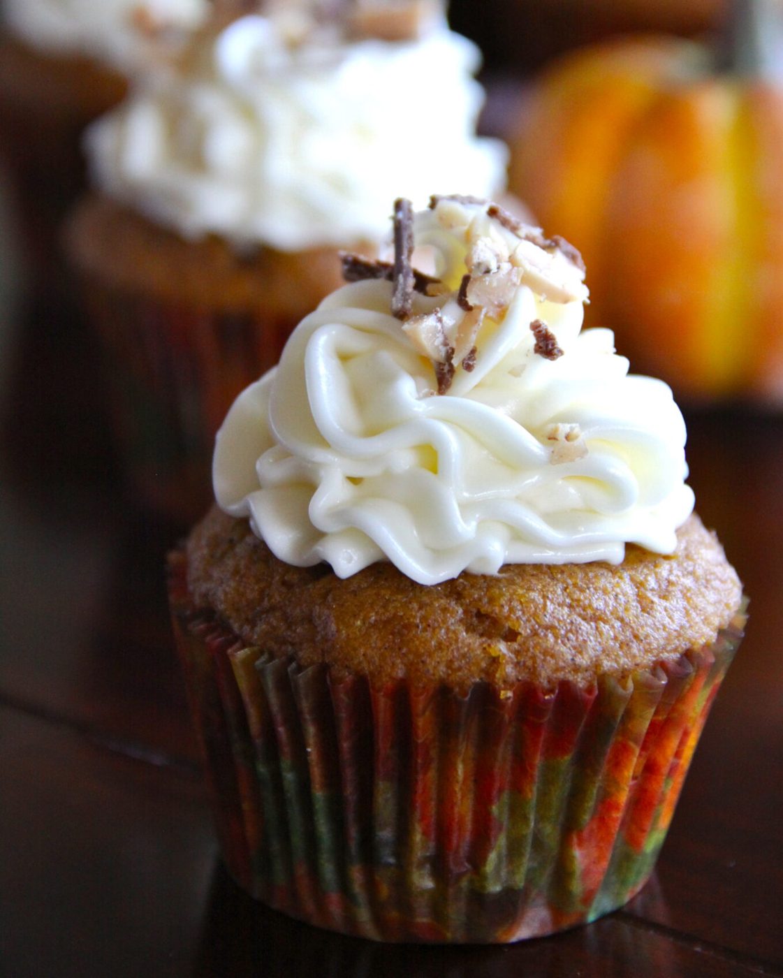 Foodie fridays: pumpkin cupcakes, finished with maple frosting