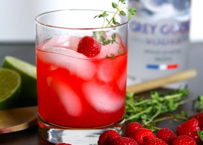 Foodie fridays: raspberry thyme smash