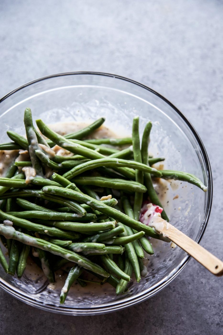 fresh green beans in a bowl