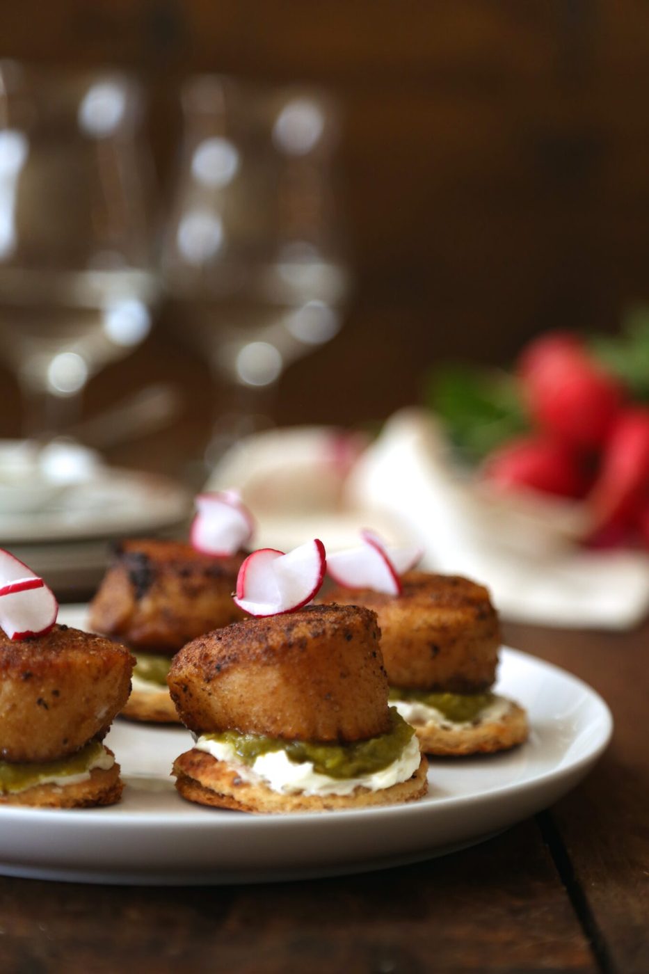 moroccan spiced scallops with whipped feta, green harissa, and naan toasts www.climbinggriermountain.com