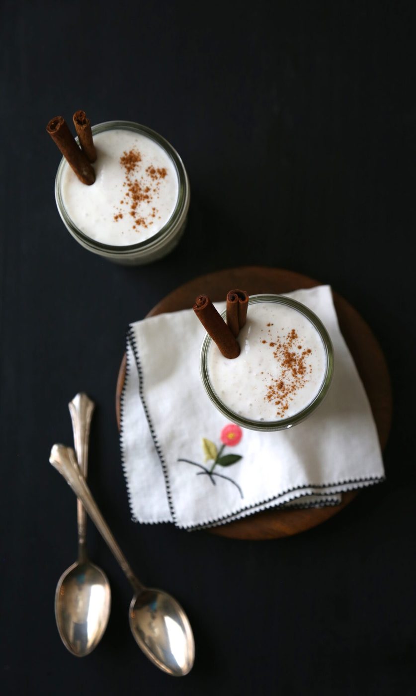 overnight cinnamon roll oat smoothie