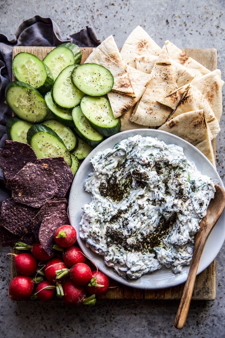 Fried Mint on spinach-Yogurt Dip