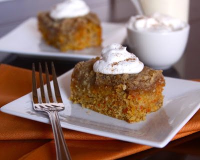 Foodie fridays: streusel topped carrot cake