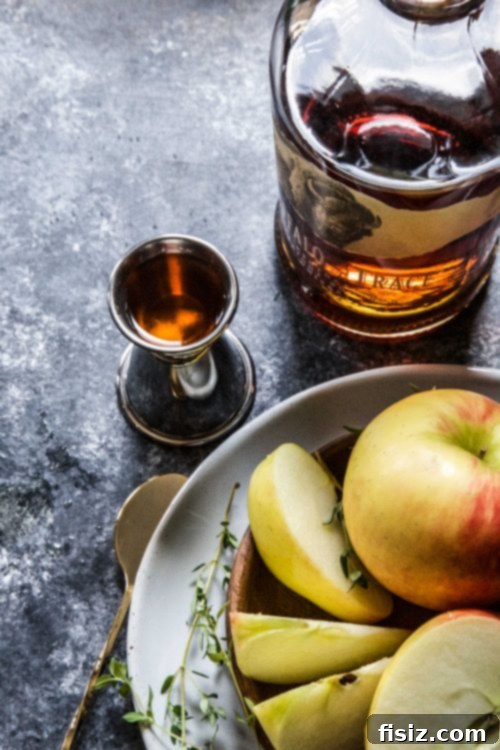Honeycrisp Apple Cider Bourbon Shrub 4 Honeycrisp & Apple Cider Bourbon Shrub - Blending