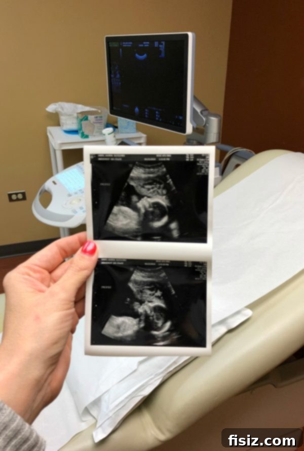 Mid-Pregnancy Check-in: Weeks 19-22 5 Active pregnant woman in fitness attire, showcasing her determination.